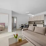 Lola شقة