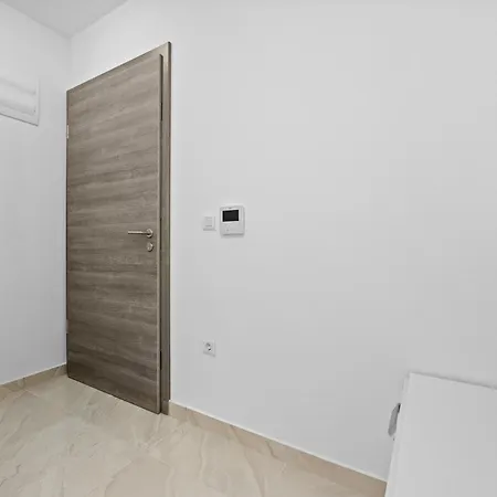 Apartment Lola *