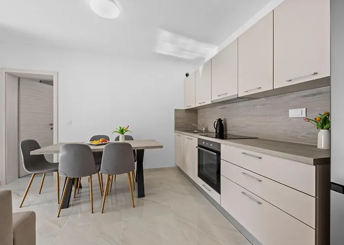 Apartament Lola *